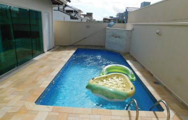 Casa em Condomínio com Piscina a venda em Peruíbe
