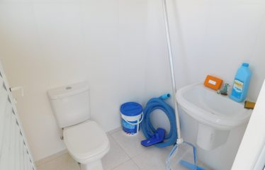 Casa térrea com piscina no Condomínio Três Marias em Peruíbe à venda.