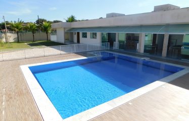 Casa de alto padrão com piscina à venda em Peruíbe.