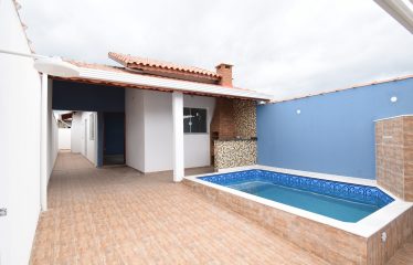 Imóvel Novo e com Piscina a venda na Praia de Peruíbe