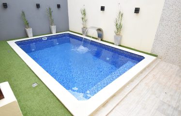 Casa c/ Piscina em Excelente Bairro a venda na Praia de Peruíbe