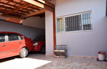 Casa com 3(três) Quartos e Piscina a venda em Peruíbe