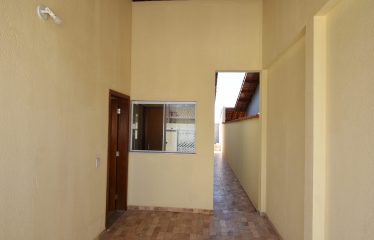 Casa Nova com Piscina em Excelente Localização a venda na Praia de Peruíbe.