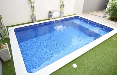 Casa c/ Piscina em Excelente Bairro a venda na Praia de Peruíbe