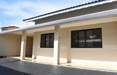 Casa Térrea com Piscina e 3 (três) Suítes a venda em Peruíbe