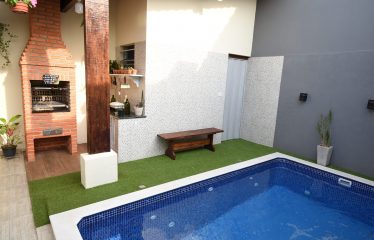 Casa c/ Piscina em Excelente Bairro a venda na Praia de Peruíbe