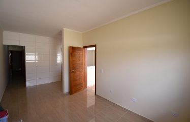 Casa Nova com Piscina em Excelente Localização a venda na Praia de Peruíbe.