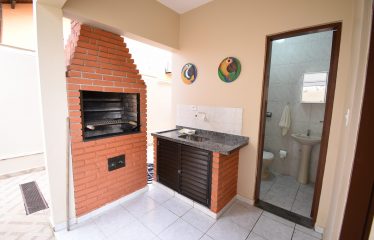 Casa Térrea Mobiliada a poucos metros da Praia a venda em Peruíbe