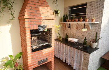 Casa c/ Piscina em Excelente Bairro a venda na Praia de Peruíbe