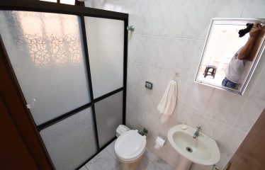 Casa Térrea Mobiliada a poucos metros da Praia a venda em Peruíbe