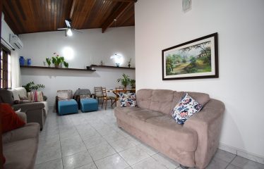 Casa Térrea Mobiliada a poucos metros da Praia a venda em Peruíbe