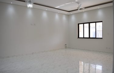 Casa Térrea com Piscina e 3 (três) Suítes a venda em Peruíbe