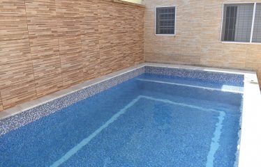 Casa com 3(três) Quartos e Piscina a venda em Peruíbe