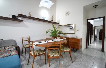 Casa Térrea Mobiliada a poucos metros da Praia a venda em Peruíbe