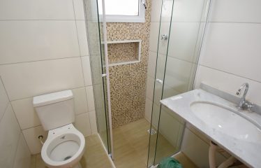 Casa Nova com Piscina em Excelente Localização a venda na Praia de Peruíbe.