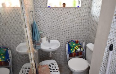 Casa c/ Piscina em Excelente Bairro a venda na Praia de Peruíbe