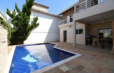 Casa Mobiliada com Vista para o Mar e Piscina à venda em Peruíbe
