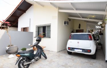 Casa c/ Piscina em Excelente Bairro a venda na Praia de Peruíbe