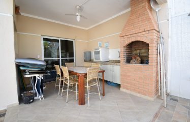 Casa Mobiliada com Vista para o Mar e Piscina à venda em Peruíbe