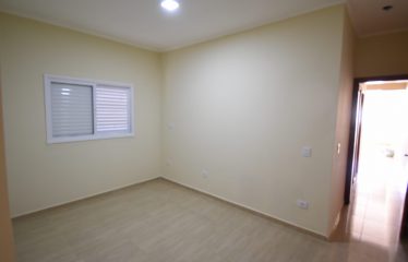 Casa Nova com Piscina em Excelente Localização a venda na Praia de Peruíbe.