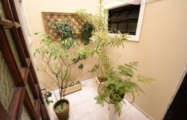 Casa Térrea Mobiliada a poucos metros da Praia a venda em Peruíbe