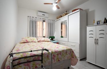 Casa Térrea Mobiliada a poucos metros da Praia a venda em Peruíbe