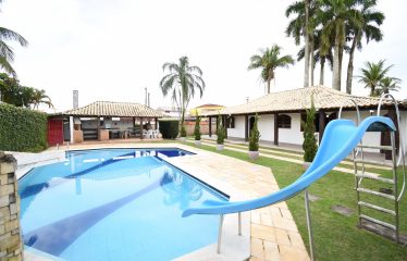 Casa térrea com ampla área de lazer à venda na Praia de Peruíbe