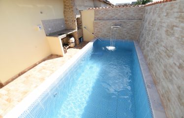 Casa Nova com Piscina em Excelente Localização a venda na Praia de Peruíbe.
