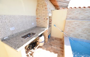 Casa Nova com Piscina em Excelente Localização a venda na Praia de Peruíbe.