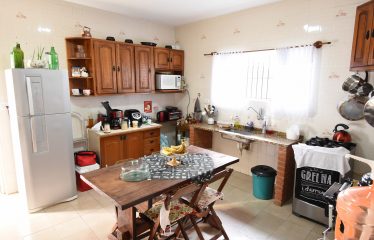 Casa c/ Piscina em Excelente Bairro a venda na Praia de Peruíbe