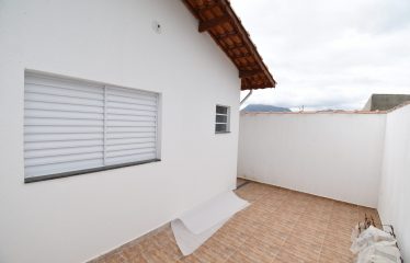 Imóvel Novo e com Piscina a venda na Praia de Peruíbe