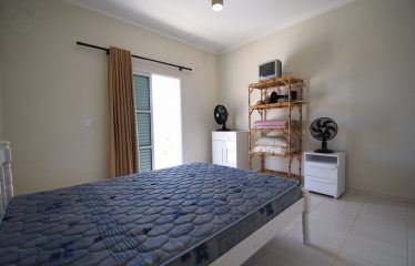 Casa Mobiliada com Vista para o Mar e Piscina à venda em Peruíbe