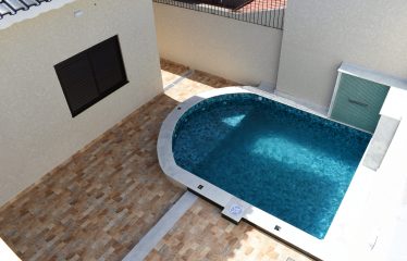 Casa Térrea com Piscina e 3 (três) Suítes a venda em Peruíbe