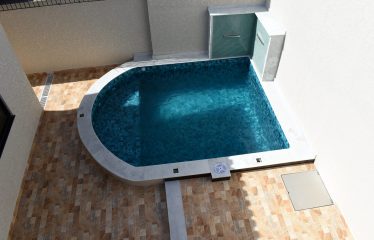 Casa Térrea com Piscina e 3 (três) Suítes a venda em Peruíbe