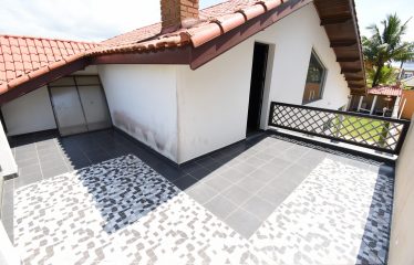 Sobrado com piscina e vista para o Mar à venda em Peruíbe.