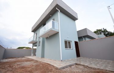 Sobrado Novo com 2 quartos à venda em Peruíbe.