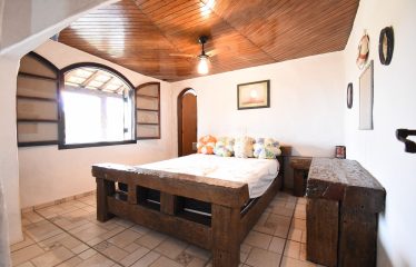 Casa térrea com ampla área de lazer à venda na Praia de Peruíbe