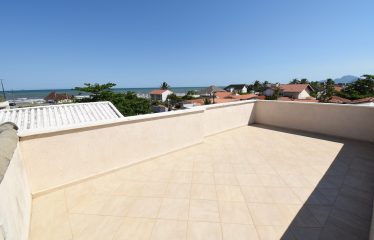 Casa Mobiliada com Vista para o Mar e Piscina à venda em Peruíbe