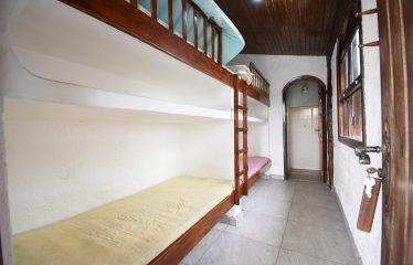 Casa térrea com ampla área de lazer à venda na Praia de Peruíbe