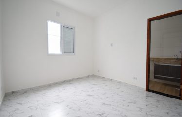 Casa Nova com Piscina em Peruíbe à venda.