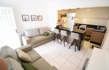 Casa mobiliada à 800 metros da praia à venda em Peruíbe.