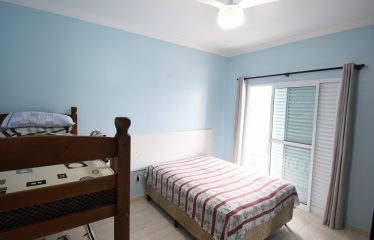 Sobrado com Piscina e Mobiliado a poucos metros da Praia a venda em Peruíbe