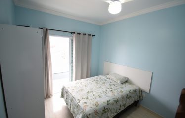 Sobrado com Piscina e Mobiliado a poucos metros da Praia a venda em Peruíbe