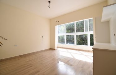 Tríplex em Condomínio com Piscina a venda na Praia de Peruíbe