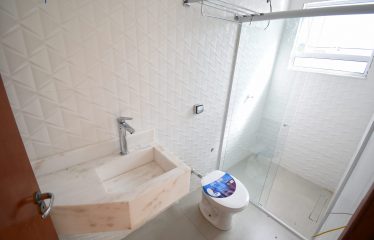 Tríplex em Condomínio com Piscina a venda na Praia de Peruíbe