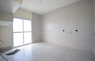 Tríplex em Condomínio com Piscina a venda na Praia de Peruíbe