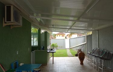 Otima casa a poucos metros da areia da praia – Guaraú