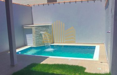 Sobrado novo com 03 dormitórios