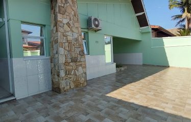 Linda casa – alto padrão – 800 mts da praia