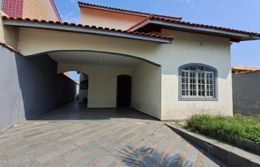 Linda casa com 4 dormitórios. Cidade Nova Peruíbe